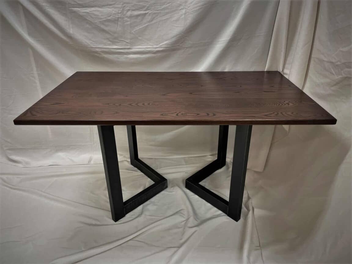 Camas Table