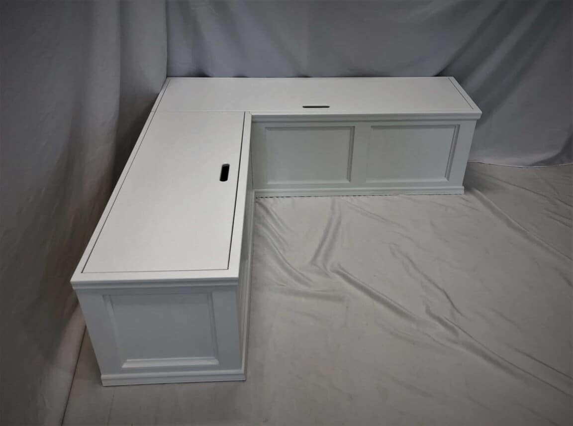 Traditional Corner Banquette - Image 4